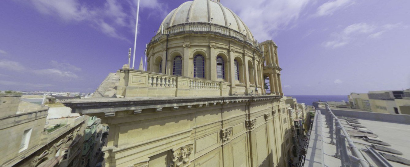 Panoramic point cloud of a stone dome and rooftop, captured with a Leica RTC360